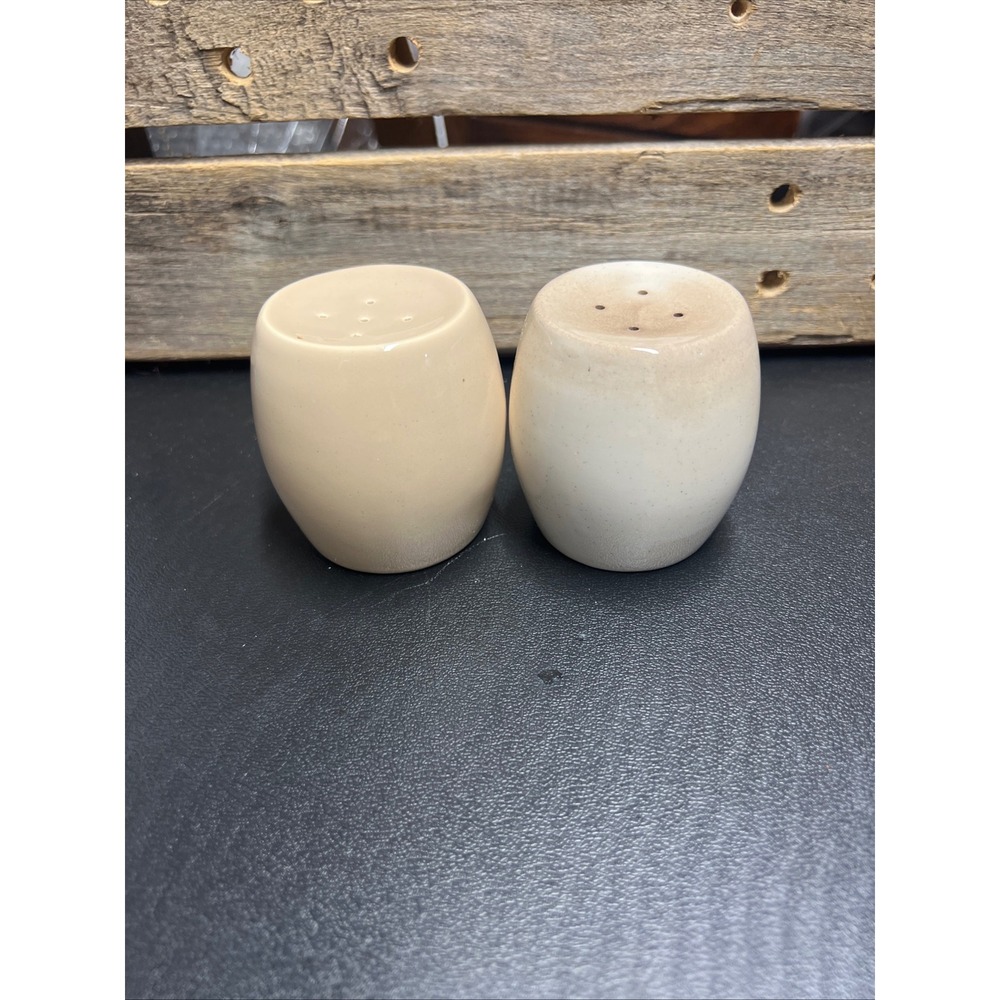 Mikasa Japan Ceramic Salt and Pepper Shakers Set Cream Tan Ombre Vintage Barrel